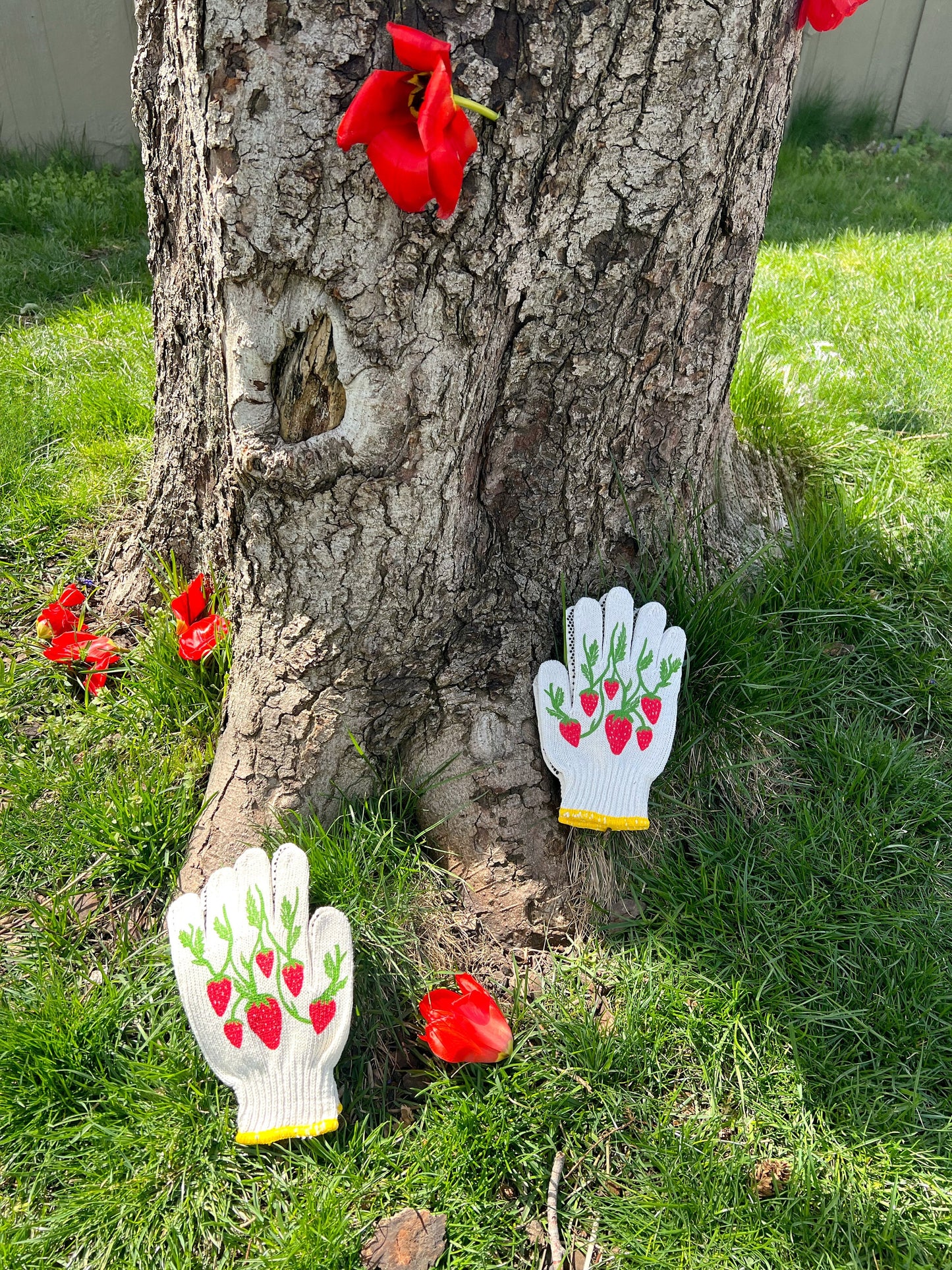 New! Strawberry Gardening Gloves | Garden Gloves | Gardening Tools